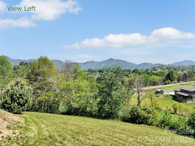 237 Midway Crossing, Clyde, NC 28721