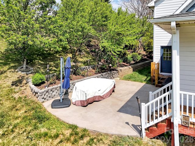 237 Midway Crossing, Clyde, NC 28721