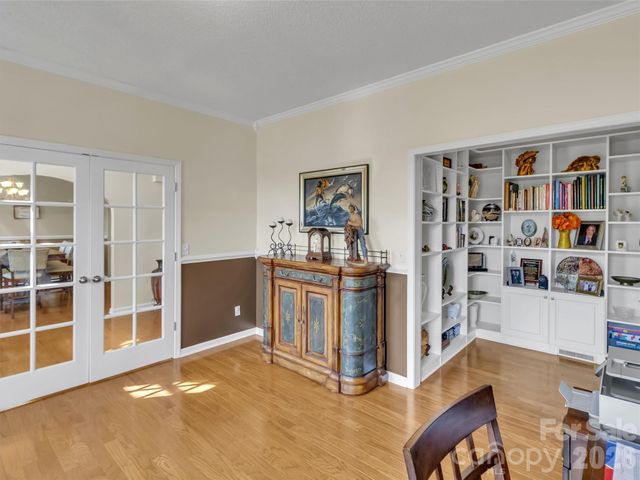 237 Midway Crossing, Clyde, NC 28721