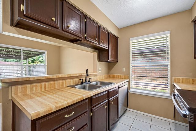 1379 Wrotham Lane, Channelview, TX 77530