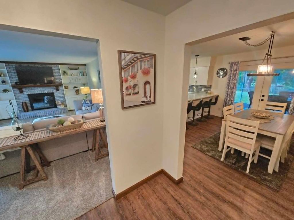 Image 12 of property listing at 15680 N Cooks Drive, Mt Vernon, IL 62864