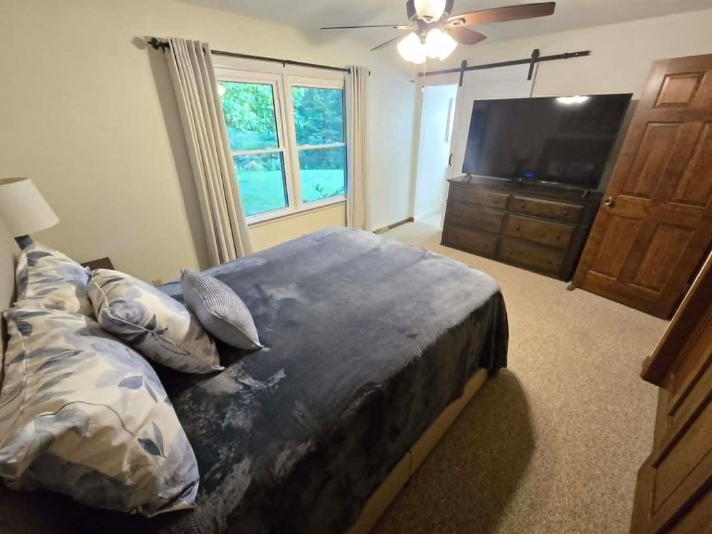 Image 23 of property listing at 15680 N Cooks Drive, Mt Vernon, IL 62864