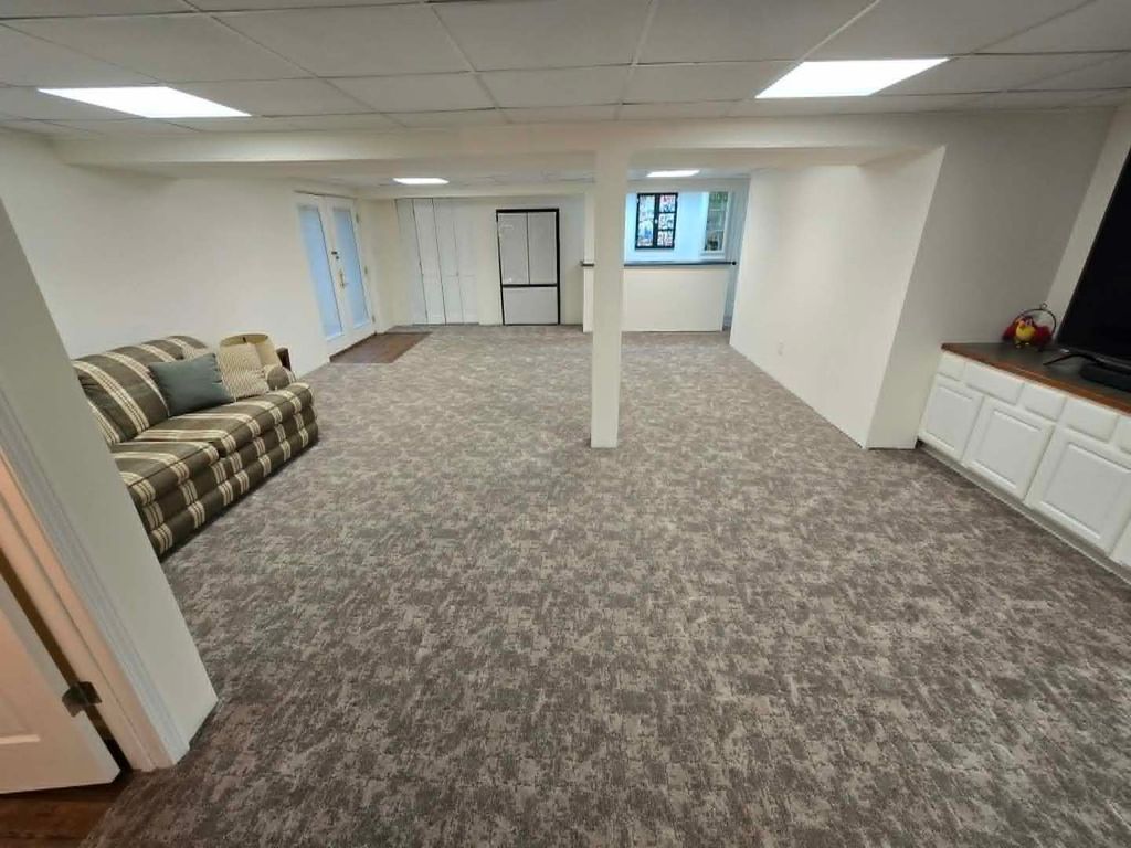 Image 33 of property listing at 15680 N Cooks Drive, Mt Vernon, IL 62864