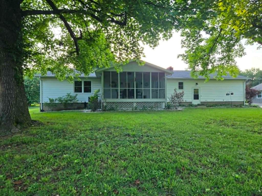 Image 42 of property listing at 15680 N Cooks Drive, Mt Vernon, IL 62864