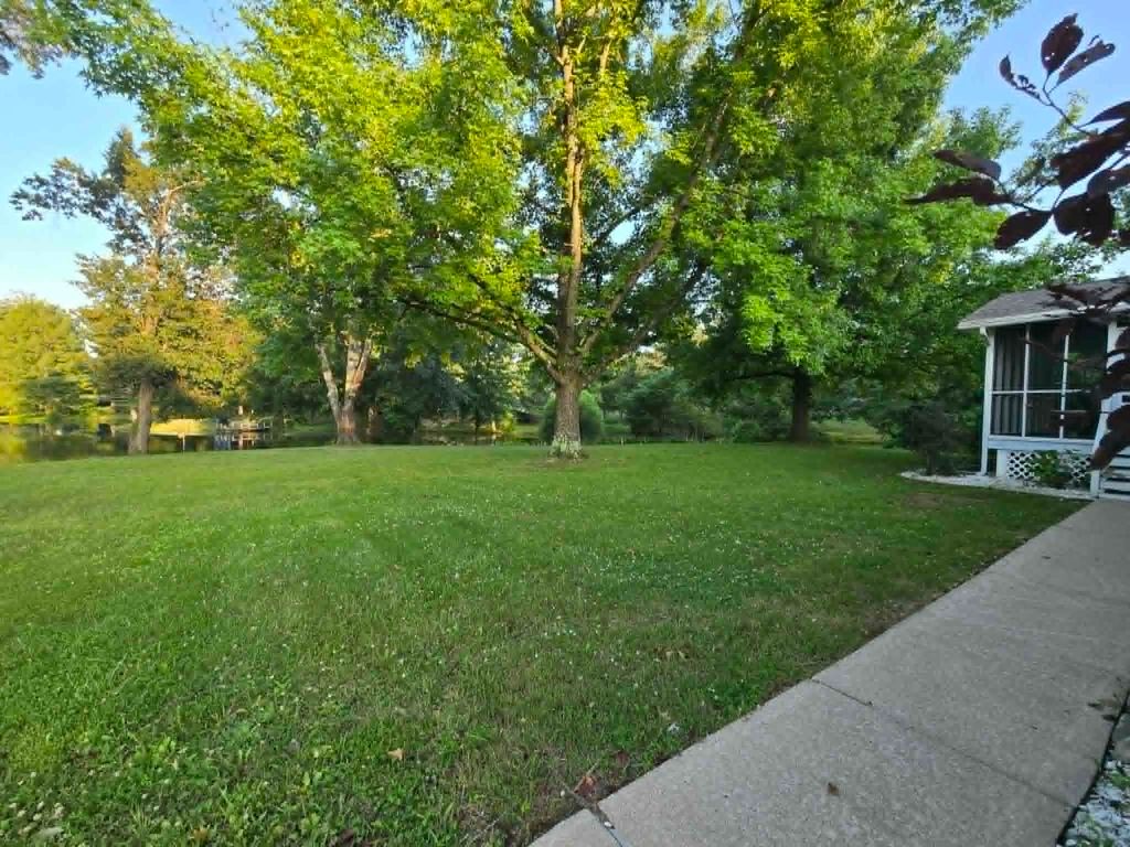 Image 45 of property listing at 15680 N Cooks Drive, Mt Vernon, IL 62864