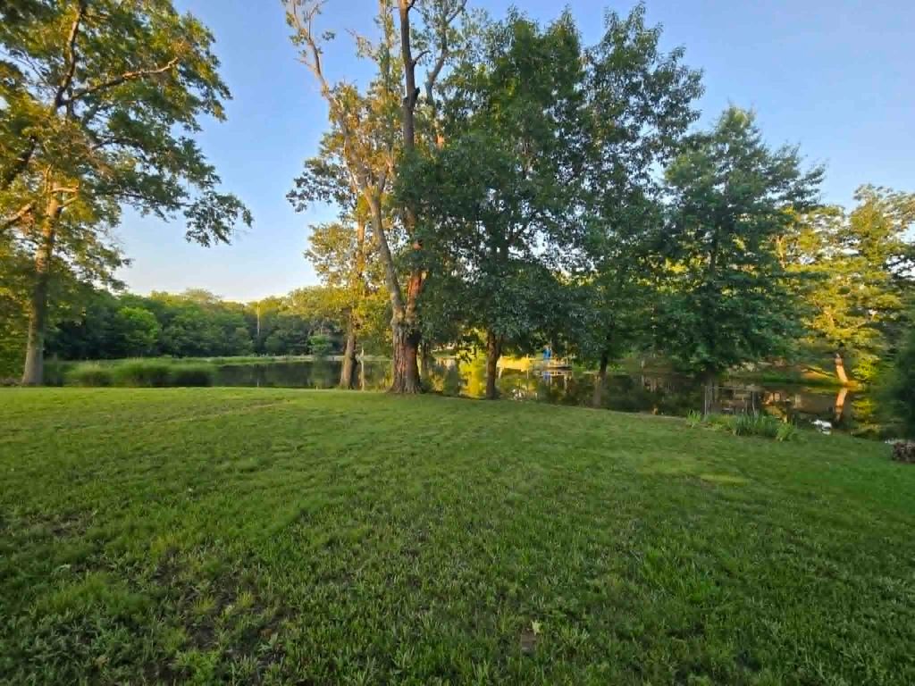 Image 50 of property listing at 15680 N Cooks Drive, Mt Vernon, IL 62864