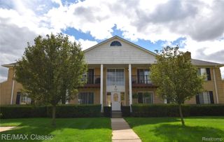 11820 Seaton Drive F6, Sterling Heights, MI 48312
