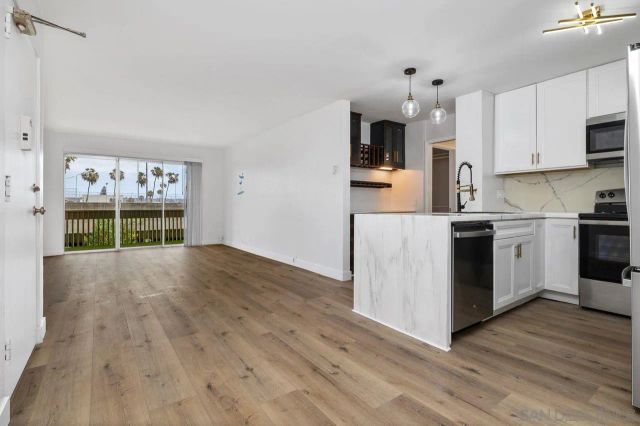 1855 Diamond 5-230, San Diego, CA 92109