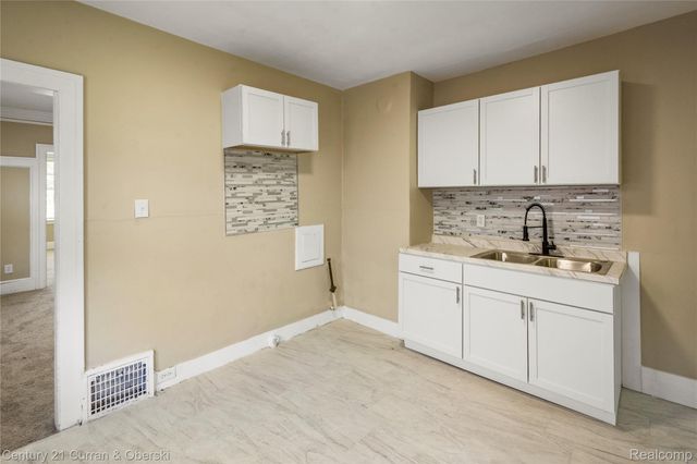 483 Philip Street, Detroit, MI 48215