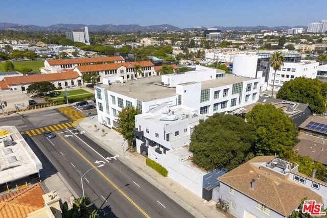 1411 Cloverfield Boulevard, Santa Monica, CA 90404