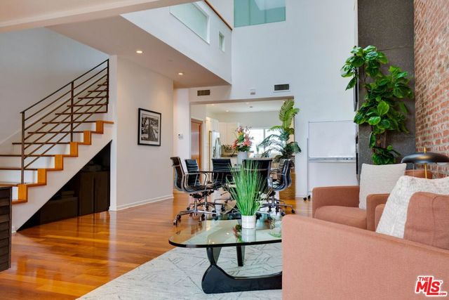 1411 Cloverfield Boulevard, Santa Monica, CA 90404