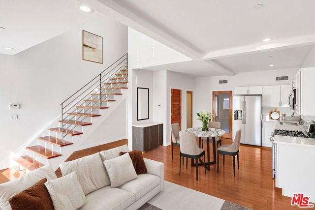 1411 Cloverfield Boulevard, Santa Monica, CA 90404