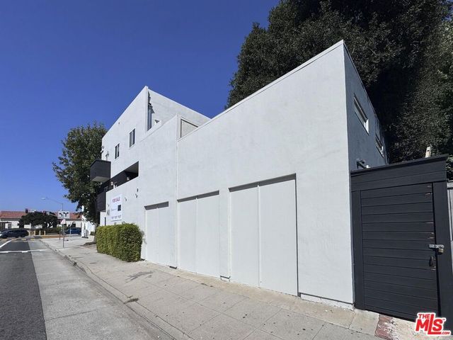 1411 Cloverfield Boulevard, Santa Monica, CA 90404