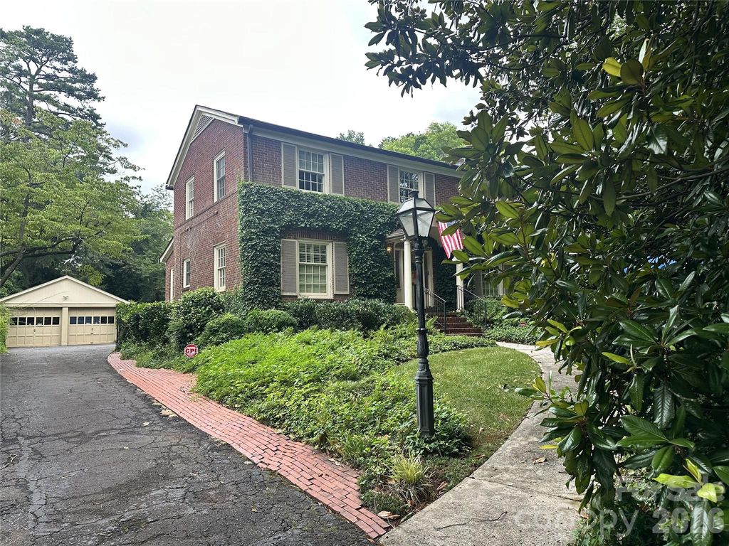 2001 Radcliffe Avenue, Charlotte, NC 28207