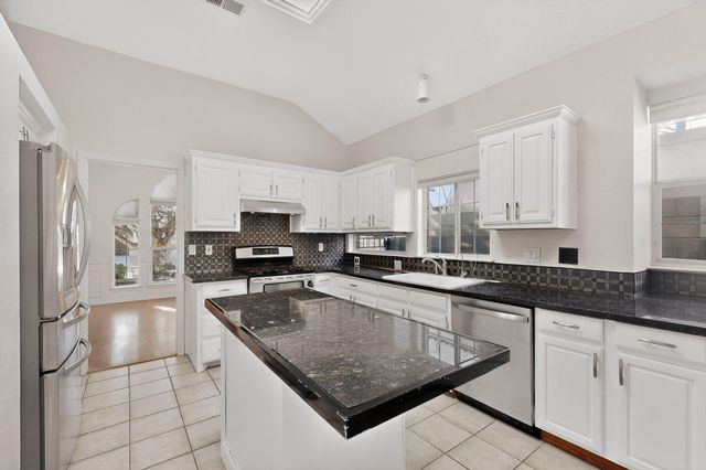 8408 San Tesoro Street NE, Albuquerque, NM 87113