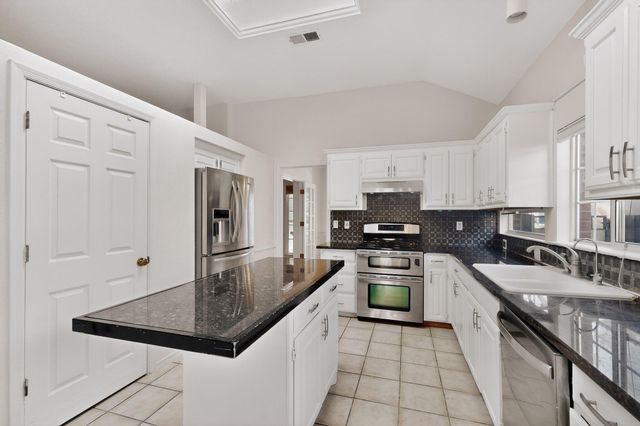 8408 San Tesoro Street NE, Albuquerque, NM 87113