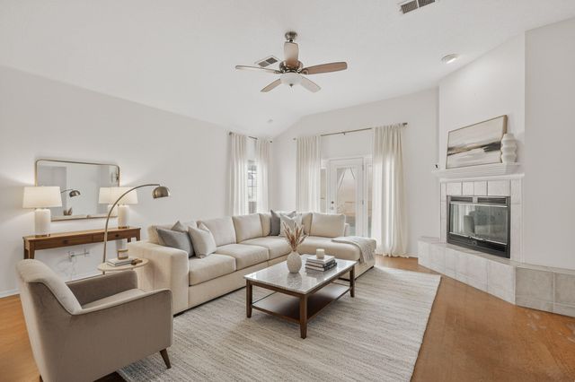 8408 San Tesoro Street NE, Albuquerque, NM 87113