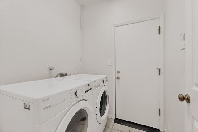 8408 San Tesoro Street NE, Albuquerque, NM 87113