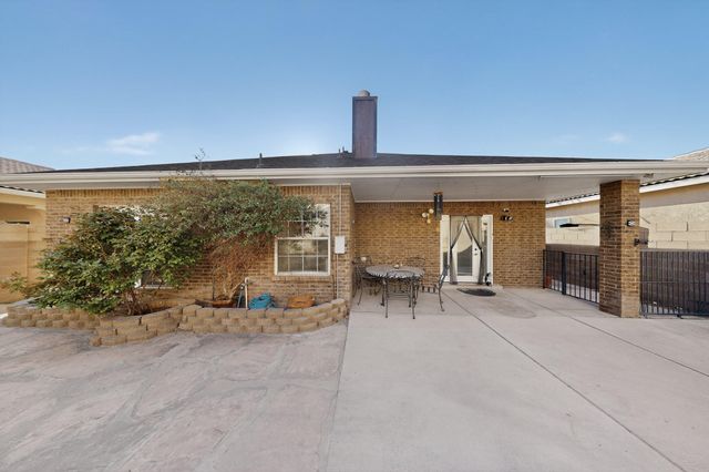 8408 San Tesoro Street NE, Albuquerque, NM 87113