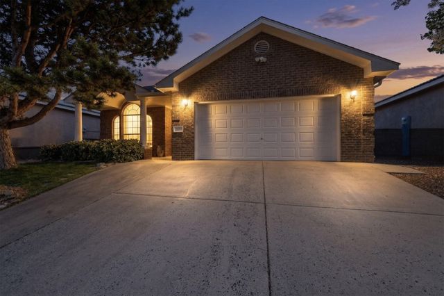 8408 San Tesoro Street NE, Albuquerque, NM 87113