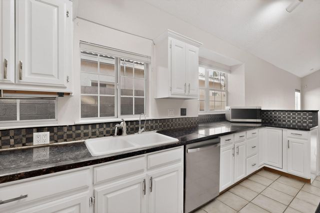 8408 San Tesoro Street NE, Albuquerque, NM 87113