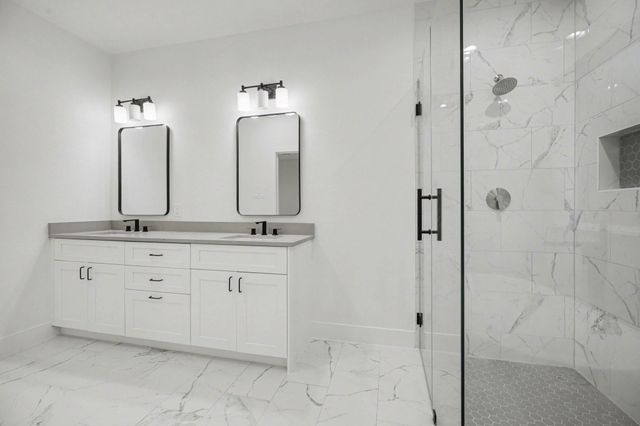 708 S Carroll Street, La Porte, TX 77571