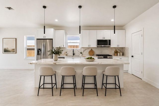 708 S Carroll Street, La Porte, TX 77571