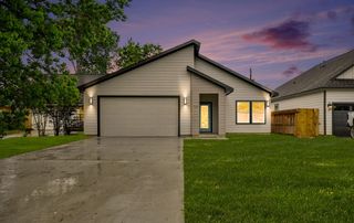 708 S Carroll Street, La Porte, TX 77571