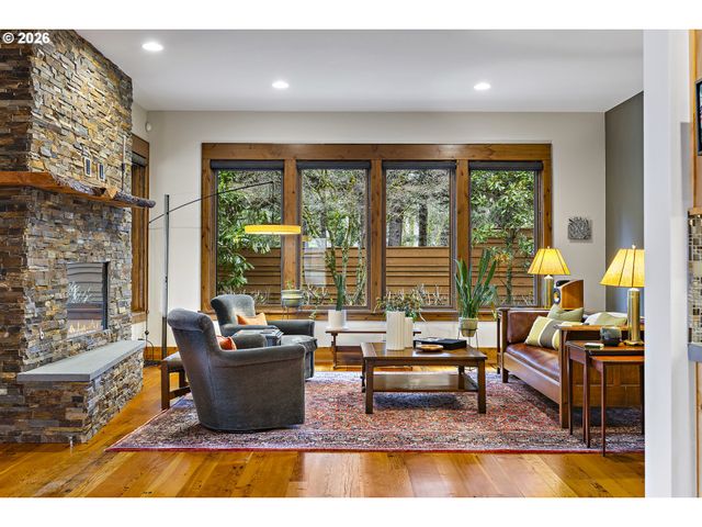 2826 COEUR D ALENE Dr, West Linn, OR 97068