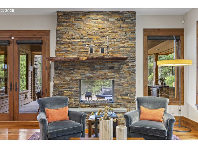 2826 COEUR D ALENE Dr, West Linn, OR 97068