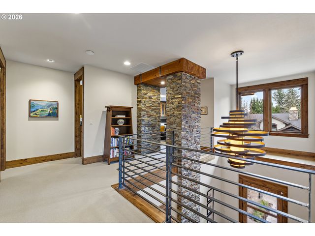 2826 COEUR D ALENE Dr, West Linn, OR 97068