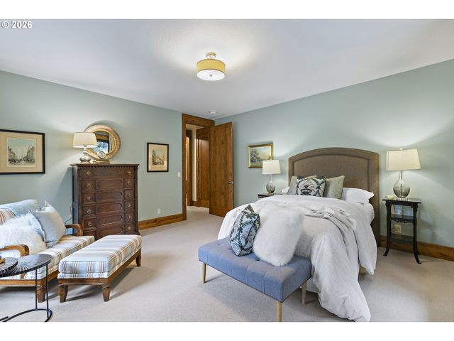 2826 COEUR D ALENE Dr, West Linn, OR 97068