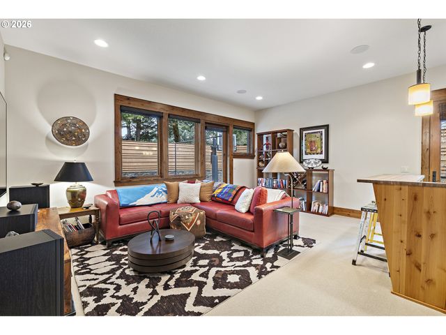 2826 COEUR D ALENE Dr, West Linn, OR 97068