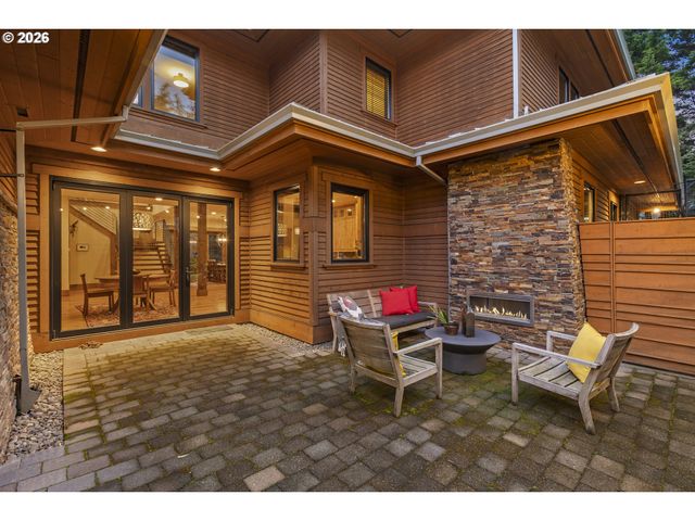 2826 COEUR D ALENE Dr, West Linn, OR 97068