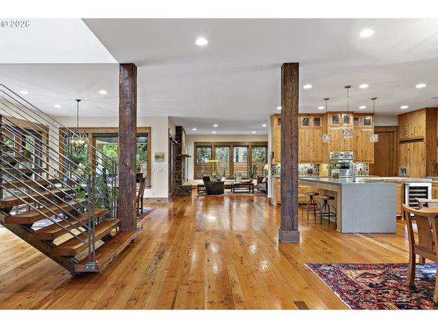 2826 COEUR D ALENE Dr, West Linn, OR 97068