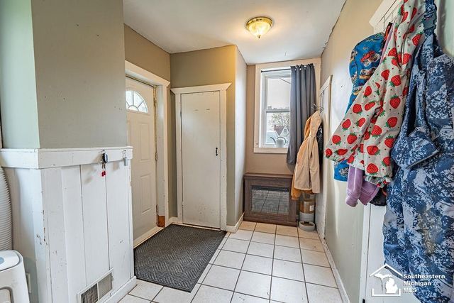 14374 Oakville Waltz Road, London Twp, MI 48191