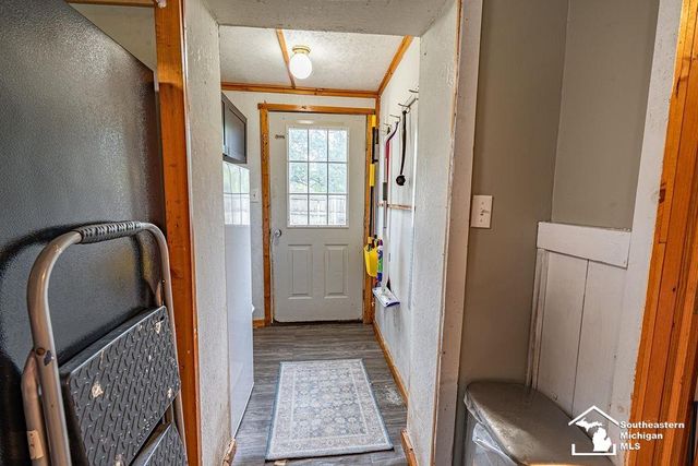 14374 Oakville Waltz Road, London Twp, MI 48191