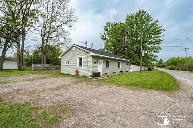 14374 Oakville Waltz Road, London Twp, MI 48191
