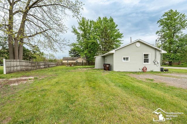 14374 Oakville Waltz Road, London Twp, MI 48191