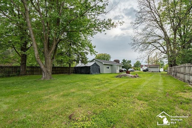14374 Oakville Waltz Road, London Twp, MI 48191