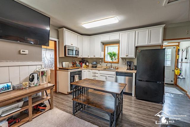 14374 Oakville Waltz Road, London Twp, MI 48191