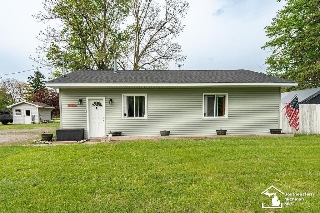 14374 Oakville Waltz Road, London Twp, MI 48191
