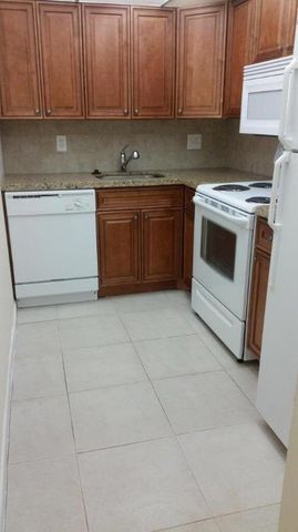 642 NW 13th Street 24, Boca Raton, FL 33486