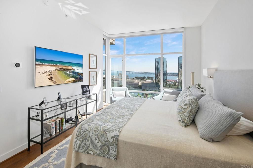 Image 13 of property listing at 550 Front Street 1401, San Diego, CA 92101