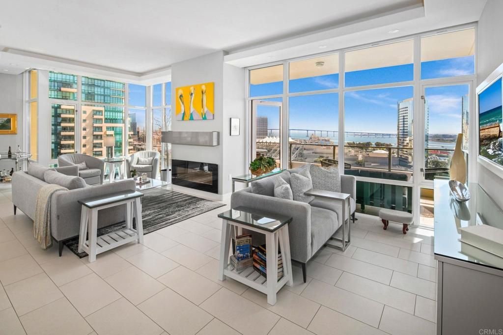 Image 2 of property listing at 550 Front Street 1401, San Diego, CA 92101