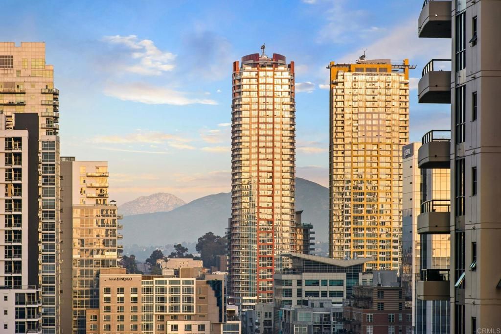 Image 26 of property listing at 550 Front Street 1401, San Diego, CA 92101