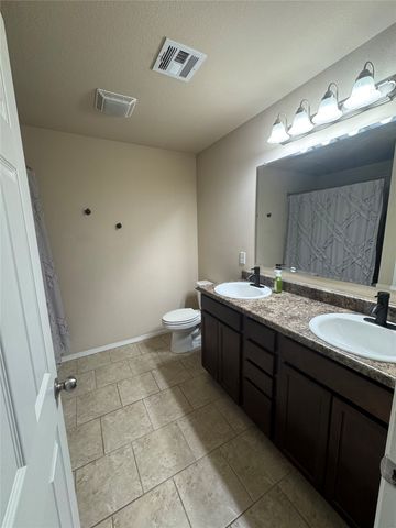 6608 N 128th East Avenue, Owasso, OK 74055