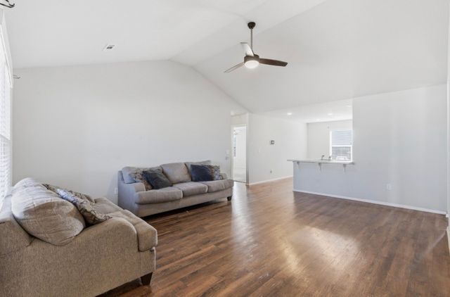 2002 N Yarmouth Court, Siloam Springs, AR 72761