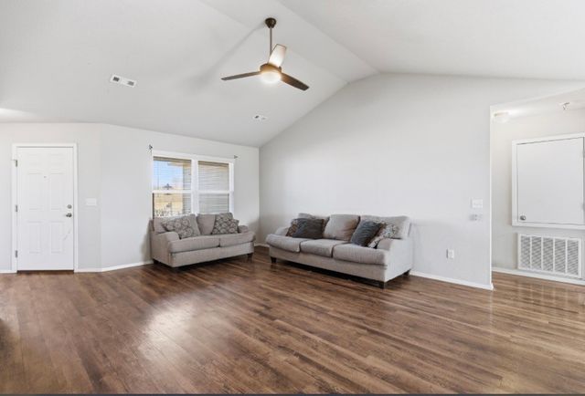 2002 N Yarmouth Court, Siloam Springs, AR 72761