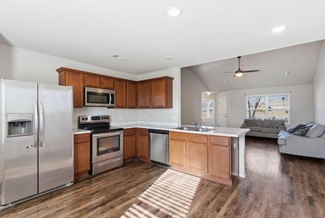 2002 N Yarmouth Court, Siloam Springs, AR 72761